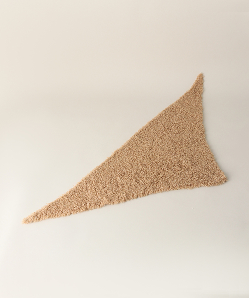 ASAUCE MELER（アソースメレ）の「ASAUCE MELER/アソースメ TEDDY TRIAGLE ストール（マフラー・レディース・ベージュ・FREE）」の3枚目の写真