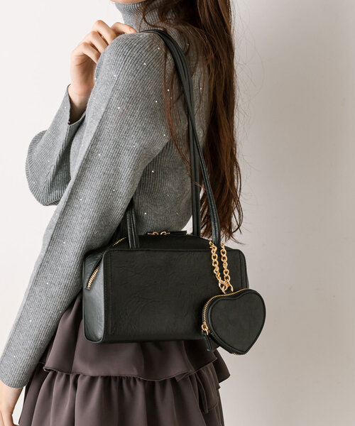 ハートチャーム付きスクエアバッグ（ショルダーバッグ）｜OLIVE des