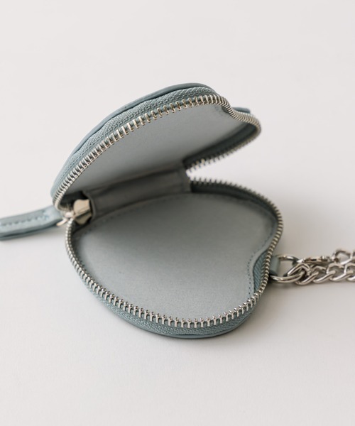 OLIVE des OLIVE（オリーブデオリーブ）の「ハートチャーム付きスクエアバッグ（ショルダーバッグ・レディース・アイボリー/サックスブルー/ブラック/ダークブラウン・FREE）」の12枚目の写真