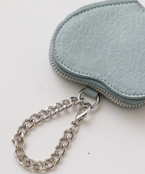 OLIVE des OLIVE（オリーブデオリーブ）の「ハートチャーム付きスクエアバッグ（ショルダーバッグ・レディース・アイボリー/サックスブルー/ブラック/ダークブラウン・FREE）」の13枚目の写真