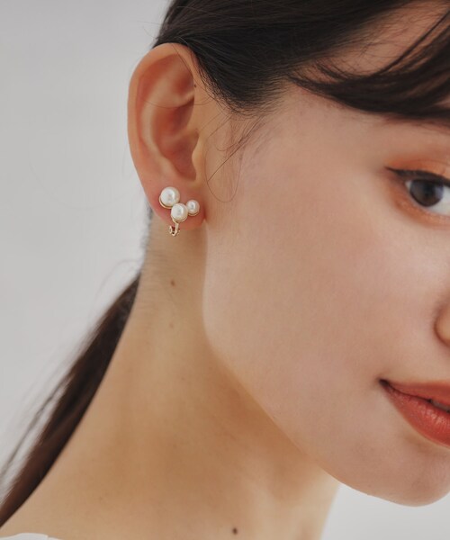 OPAQUE.CLIP（オペークドットクリップ）の「フェイクパールイヤリング（イヤリング・レディース・シルバー/ゴールド・00）」の3枚目の写真