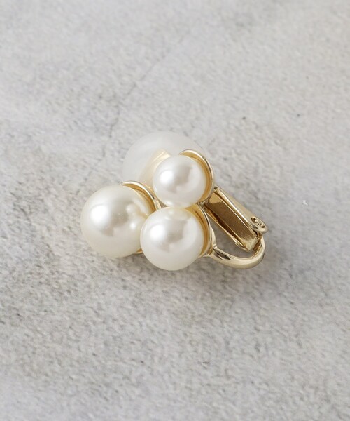 OPAQUE.CLIP（オペークドットクリップ）の「フェイクパールイヤリング（イヤリング・レディース・シルバー/ゴールド・00）」の5枚目の写真