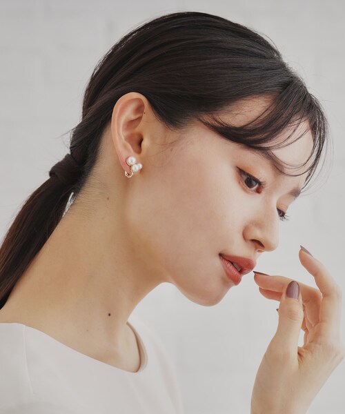 OPAQUE.CLIP（オペークドットクリップ）の「フェイクパールイヤリング（イヤリング・レディース・シルバー/ゴールド・00）」の7枚目の写真