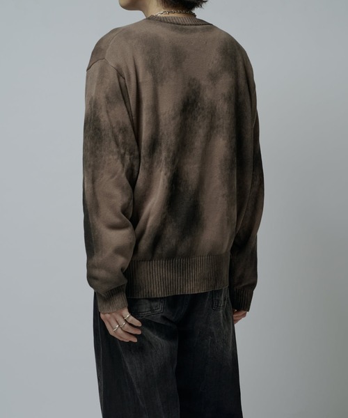 Lui's（ルイス）の「スプレープリントクルーネックニット（ニット/セーター・メンズ・ブルー/オフホワイト/グレー/モカ・S/M）」の13枚目の写真