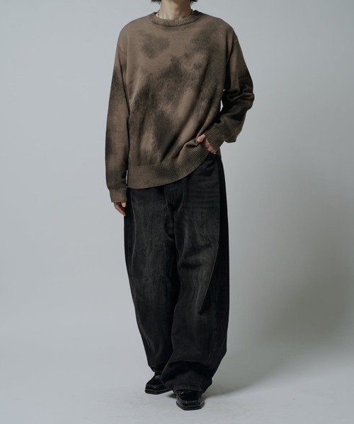 Lui's（ルイス）の「スプレープリントクルーネックニット（ニット/セーター・メンズ・ブルー/オフホワイト/グレー/モカ・S/M）」の9枚目の写真