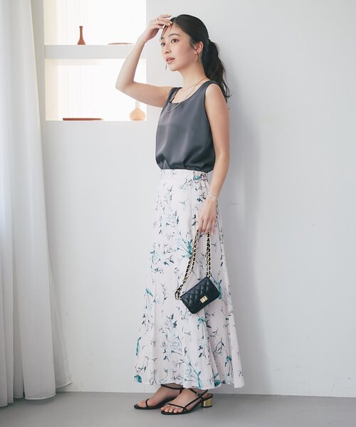 La boutique BonBon（ラブティックボンボン）の「【新色ピンク・ミント登場！miki監修】サテン2WAYタンク（タンクトップ・レディース・サックスブルー/ブラウン/ベージュ/ライトグレー/チャコールグレー/ホワイト/グレイッシュベージュ/ピンクベージュ/ブラック/ピンク/ミント・FREE）」の16枚目の写真