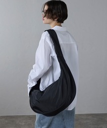 ONFLEEK（オンフリーク）の「ビッグ ラウンド ワンショルダーバッグ【ユニセックス】（ショルダーバッグ）」