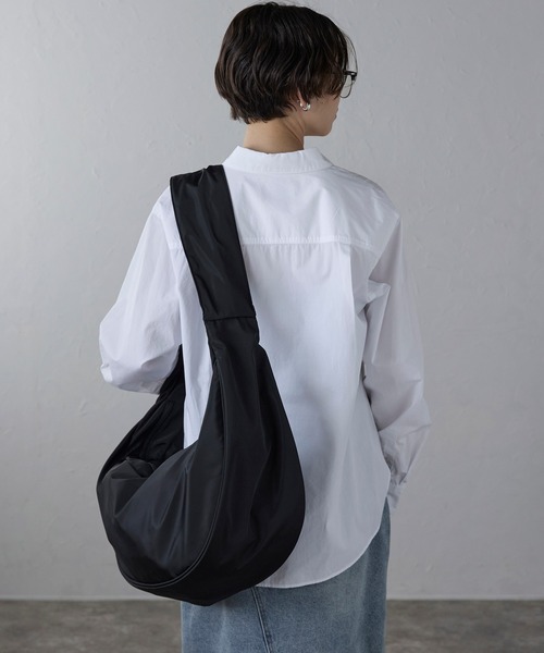 Bonjour Sagan（ボンジュールサガン）の「ビッグ ラウンド ワンショルダーバッグ【ユニセックス】（ショルダーバッグ・レディース・ブラック・FREE）」の4枚目の写真