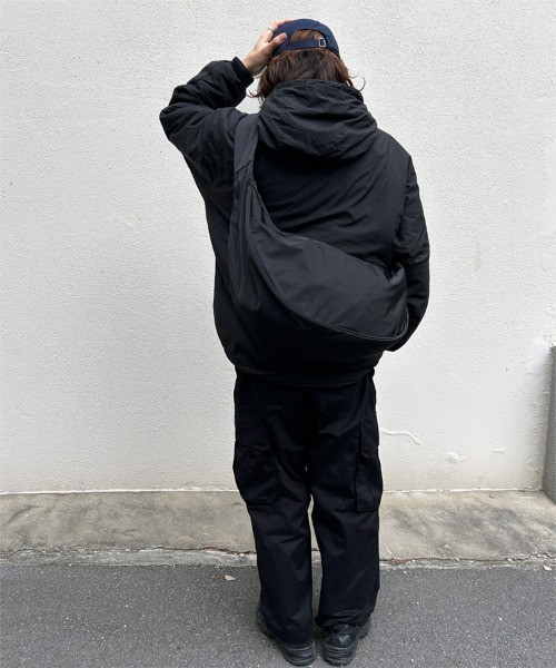 Bonjour Sagan（ボンジュールサガン）の「ビッグ ラウンド ワンショルダーバッグ【ユニセックス】（ショルダーバッグ・レディース・ブラック・FREE）」の17枚目の写真