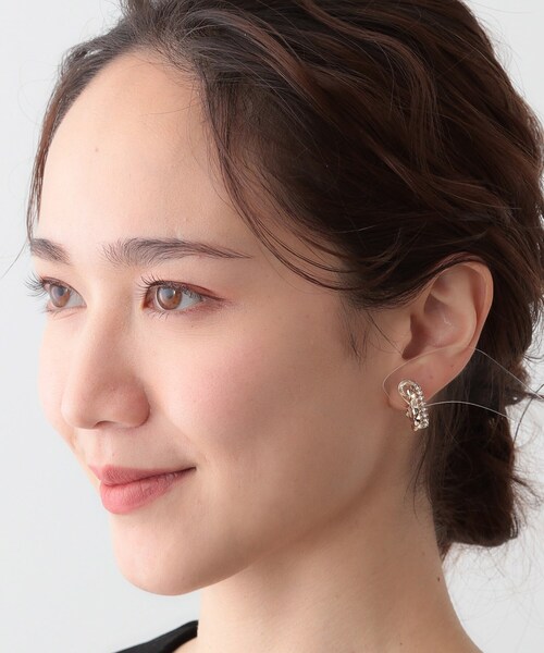 SHOO・LA・RUE（シューラルー）の「【痛くなりにくい】ビジュー2連イヤリング（イヤリング・レディース・ピンクゴールド/シルバー/ゴールド・00）」の4枚目の写真