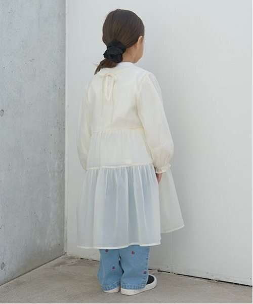 Lycee mine(リセマイン)の「シアーティアードワンピース【子供服】【キッズ】【女の子】(ワンピース・キッズ・グレー/サーモンピンク/アイボリー・100cm/140cm/120cm/130cm/150cm/110cm)」の13枚目の写真