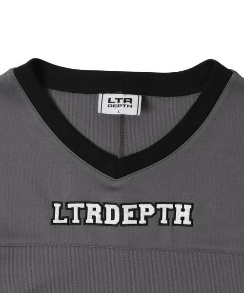LTR DEPTH（レイターデプス）の「LTR DEPTH/ナンバリングホッケーロンT（Tシャツ/カットソー・メンズ・グレー/ブラック・MEDIUM/LARGE）」の4枚目の写真