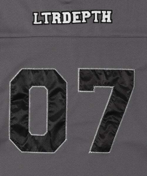 LTR DEPTH（レイターデプス）の「LTR DEPTH/ナンバリングホッケーロンT（Tシャツ/カットソー・メンズ・グレー/ブラック・MEDIUM/LARGE）」の5枚目の写真