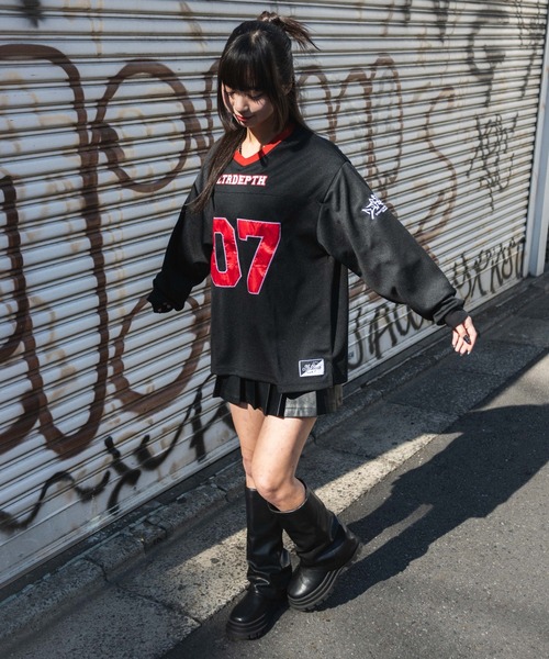 LTR DEPTH（レイターデプス）の「LTR DEPTH/ナンバリングホッケーロンT（Tシャツ/カットソー・メンズ・グレー/ブラック・MEDIUM/LARGE）」の16枚目の写真