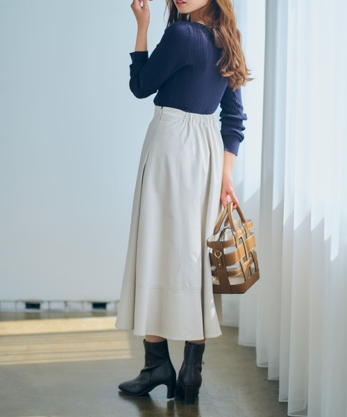 COHINA(コヒナ)の「フェイクレザーシームデザインスカート 【低身長・小柄女性】(スカート・レディース・グリーン/ホワイト・S-Regular/XS-Regular/XS-Short)」の13枚目の写真