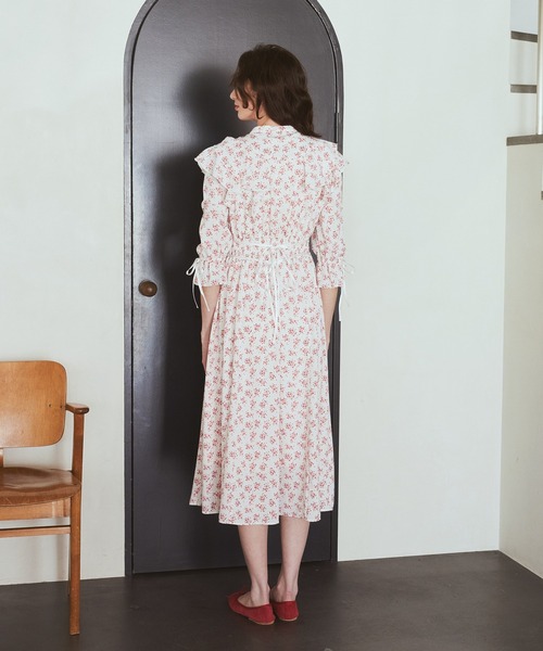 Maison de FLEUR(メゾンドフルール)の「フラワープリントワンピース(ワンピース・レディース・ピンク/ブルー系その他7・FREE)」の6枚目の写真