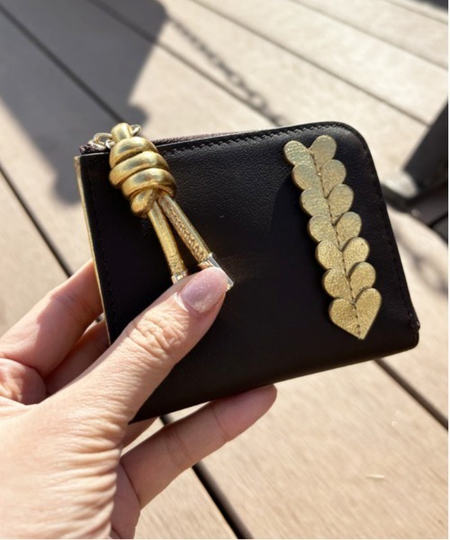 新品　atneK 財布　革製 atneK】ハート刺繍L字短財布 | 『Scrap Book』『LAGLAIA』公式