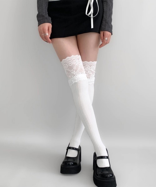 Miniministore（ミニミニストア）の「ニーハイソックス花柄レース切り替え靴下（ソックス/靴下・レディース・ホワイト/ブラック・FREE）」の3枚目の写真