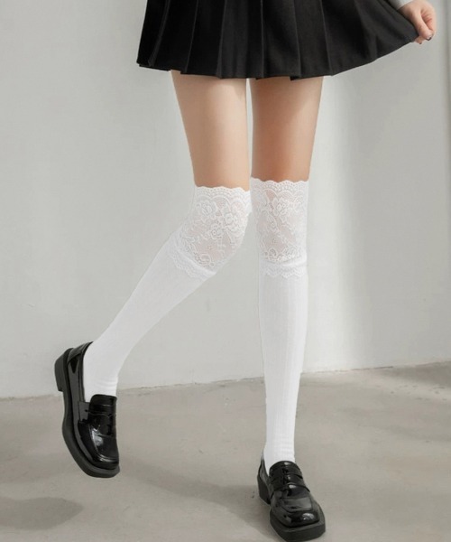 Miniministore（ミニミニストア）の「ニーハイソックス花柄レース切り替え靴下（ソックス/靴下・レディース・ホワイト/ブラック・FREE）」の5枚目の写真