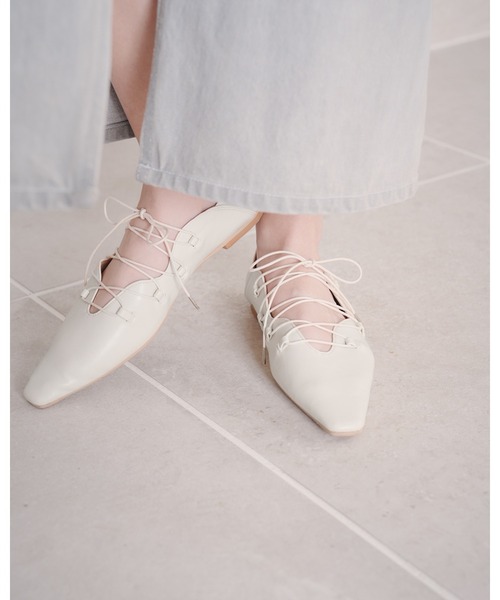 エマフランシス（Emma Francis）/フラワーカット レースアップパンプス フラワーカット レースアップパンプス（パンプス）｜Emma Francis