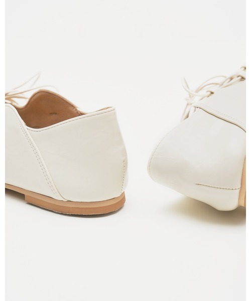 Emma Francis（エマフランシス）の「フラワーカット レースアップパンプス（パンプス・レディース・パープル/ブラック/ホワイト・24.0cm/23.5cm/23.0cm/22.5cm/25.0cm/24.5cm/22.0cm）」の14枚目の写真