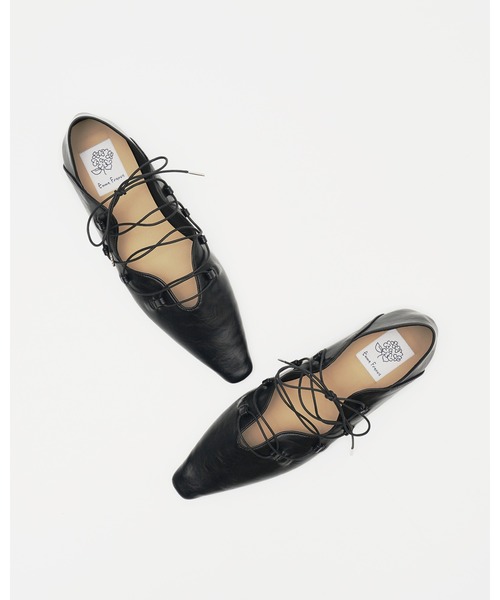 フラワーカット レースアップパンプス（パンプス）｜Emma Francis