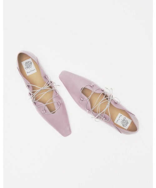 Emma Francis（エマフランシス）の「フラワーカット レースアップパンプス（パンプス・レディース・パープル/ブラック/ホワイト・24.0cm/23.5cm/23.0cm/22.5cm/25.0cm/24.5cm/22.0cm）」の8枚目の写真