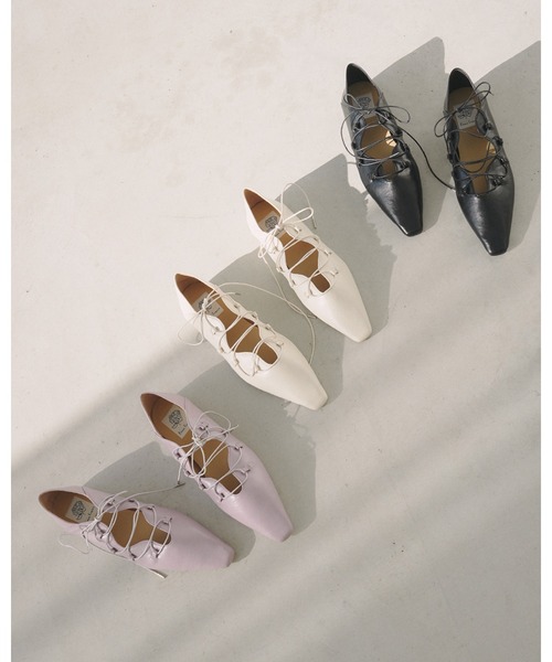 Emma Francis（エマフランシス）の「フラワーカット レースアップパンプス（パンプス・レディース・パープル/ブラック/ホワイト・24.0cm/23.5cm/23.0cm/22.5cm/25.0cm/24.5cm/22.0cm）」の16枚目の写真