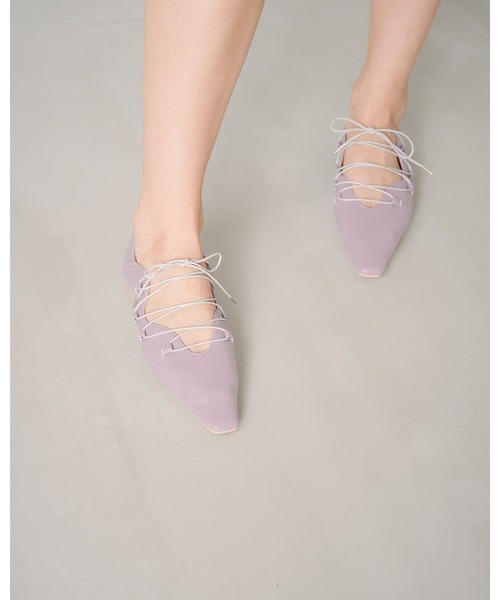 フラワーカット レースアップパンプス（パンプス）｜Emma Francis