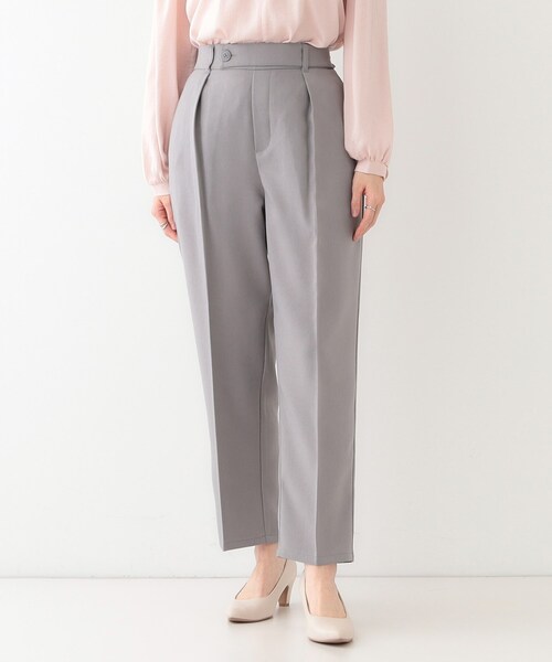 DRESKIP（ドレスキップ）の「【S-LL】オフィスシーンでも活躍 タックテーパードパンツ（その他パンツ・レディース・ブラック/ライトベージュ/グレー・01/02/03/04）」の4枚目の写真
