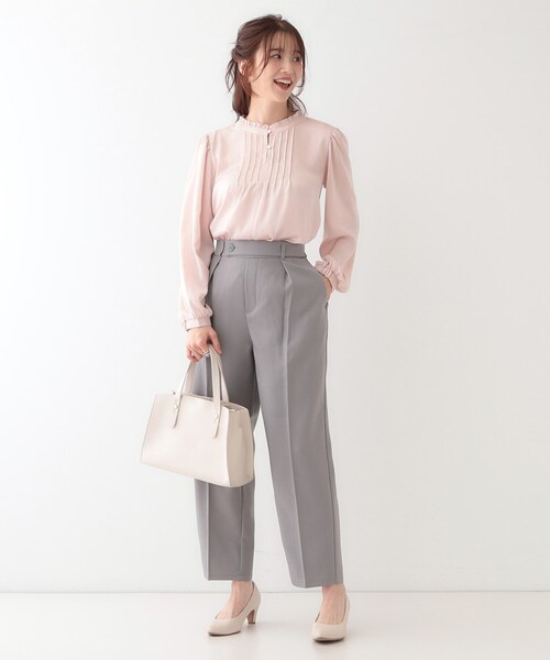 DRESKIP（ドレスキップ）の「【S-LL】オフィスシーンでも活躍 タックテーパードパンツ（その他パンツ・レディース・ブラック/ライトベージュ/グレー・01/02/03/04）」の6枚目の写真