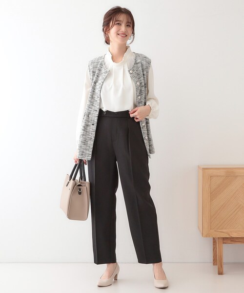 DRESKIP（ドレスキップ）の「【S-LL】オフィスシーンでも活躍 タックテーパードパンツ（その他パンツ・レディース・ブラック/ライトベージュ/グレー・01/02/03/04）」の10枚目の写真