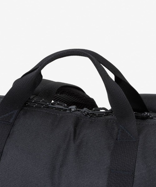 THE NORTH FACE(ザノースフェイス)の「THE NORTH FACE/ザ・ノース・フェイス/Boulder Tote Pack(バックパック/リュック・メンズ・ブラック・F)」の5枚目の写真