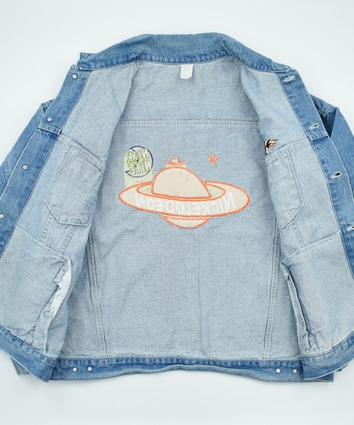 VINTAGE（ヴィンテージ）の「【ヴィンテージ古着】90’s Nickelodeon “NICK at NITE” 企業ロゴ入り デニムジャケット USA製（デニムジャケット・メンズ・ブルー・X-LARGE）」の2枚目の写真