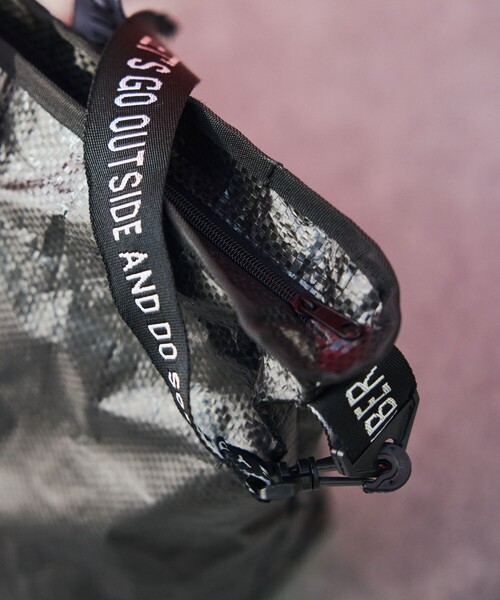 NANGA(ナンガ)の「NANGA × FREAK'S STORE/ナンガ × フリークスストア 別注 BIG TOTE BAG ビッグ トートバッグ(トートバッグ・メンズ・ブラック・ONE SIZE)」の15枚目の写真