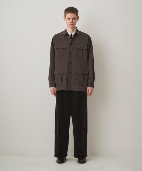Juha(ユハ)の「OVERSIZED SAFARI JACKET(ミリタリージャケット・メンズ・ブラック/チャコールグレー・3/4)」の10枚目の写真