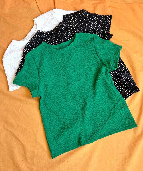 LHELBIE(レルビエ)の「シアーサッカートップス(Tシャツ/カットソー・レディース・ドット/レッド/グリーン/ブラック/オフホワイト・M)」の3枚目の写真