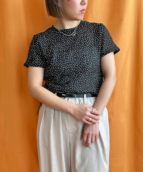 LHELBIE(レルビエ)の「シアーサッカートップス(Tシャツ/カットソー・レディース・ドット/レッド/グリーン/ブラック/オフホワイト・M)」の17枚目の写真