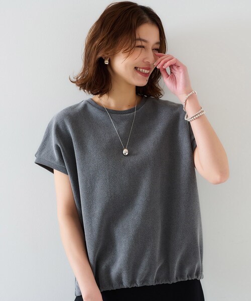 UNTITLED（アンタイトル）の「【手洗い可】ヴィンテージライク スウェットトップス（スウェット・レディース・チャコールグレー/ベージュ・00/02/04/44/48）」の4枚目の写真