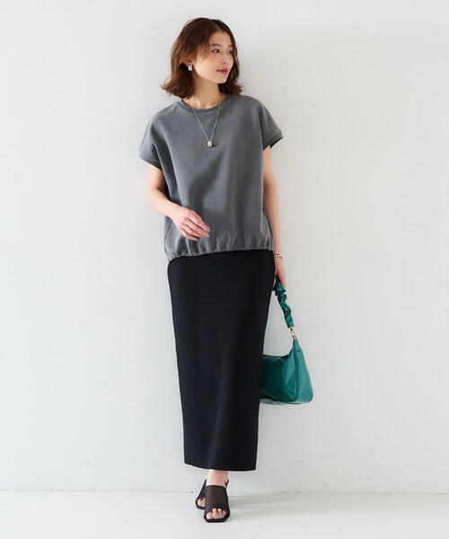 UNTITLED（アンタイトル）の「【手洗い可】ヴィンテージライク スウェットトップス（スウェット・レディース・チャコールグレー/ベージュ・00/02/04/44/48）」の6枚目の写真