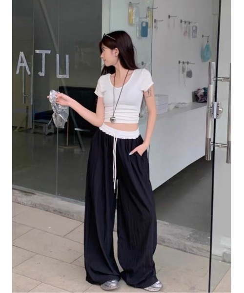 SALTMINT(ソルトミント)の「《韓国ファッション》バイカラーウエストルーズナイロンパンツ(スラックス・レディース・ブラック/ネイビー・M/L)」の7枚目の写真