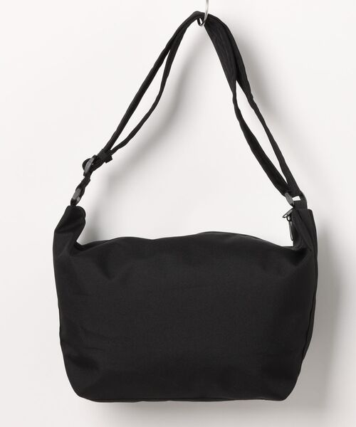 maison vert(メゾンヴェール)の「【CORDURA re/cor生地使用】コーデュラ撥水ボディバッグ(ショルダーバッグ・レディース・ブラック・FREE)」の5枚目の写真