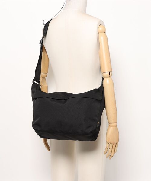 maison vert(メゾンヴェール)の「【CORDURA re/cor生地使用】コーデュラ撥水ボディバッグ(ショルダーバッグ・レディース・ブラック・FREE)」の2枚目の写真