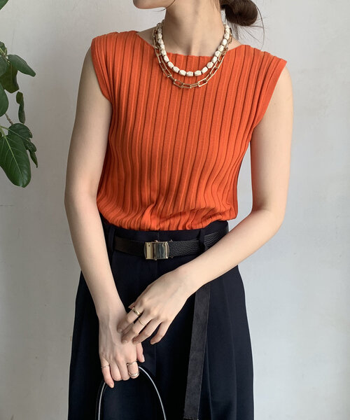 DouDou（ドゥドゥ）の「【WEB限定】ワイドリブニットタンク（ニット/セーター・レディース・ブラック/グレイッシュベージュ/オフホワイト/オレンジ・FREE）」の4枚目の写真