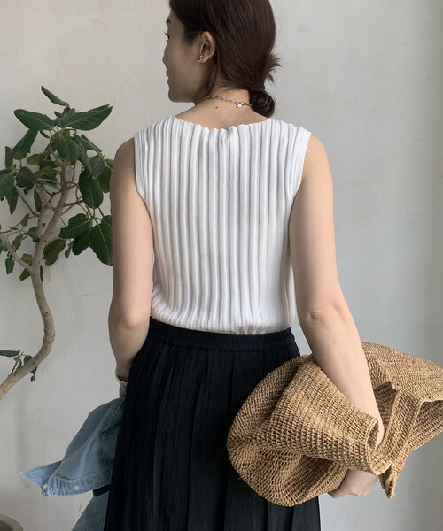 DouDou（ドゥドゥ）の「【WEB限定】ワイドリブニットタンク（ニット/セーター・レディース・ブラック/グレイッシュベージュ/オフホワイト/オレンジ・FREE）」の13枚目の写真