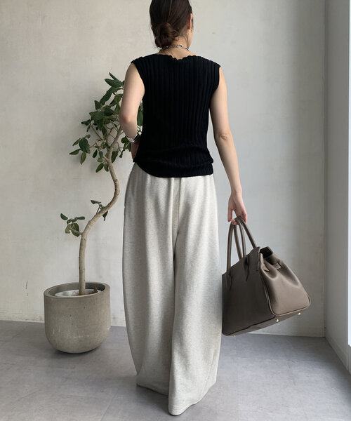 DouDou（ドゥドゥ）の「【WEB限定】ワイドリブニットタンク（ニット/セーター・レディース・ブラック/グレイッシュベージュ/オフホワイト/オレンジ・FREE）」の17枚目の写真