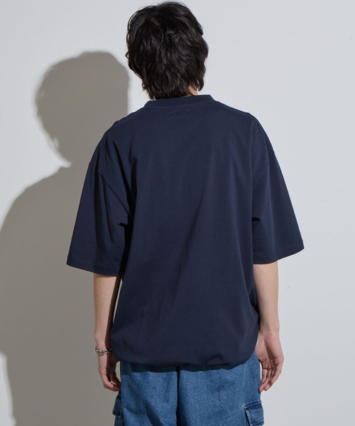 SLICK(スリック)の「【SLICK/スリック】Doble Yarn Drawstring T-Shirt / ダブルヤーンドローストリングTシャツ /オーバーサイズ シルエット / ヘビーウェイト(Tシャツ/カットソー・メンズ・ネイビー/ブラック/ホワイト/アッシュブラウン/グレイッシュブルー・3/2/1)」の19枚目の写真