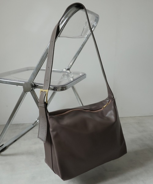 Ulysses（ユリシス）の「フェイクレザーショルダーバッグ（ショルダーバッグ・レディース・ブラック/ホワイト/グレー/ブラウン/シルバー・F）」の16枚目の写真