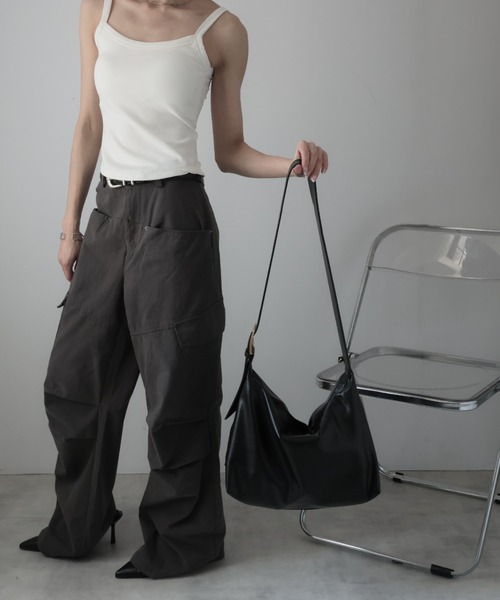 Ulysses（ユリシス）の「フェイクレザーショルダーバッグ（ショルダーバッグ・レディース・ブラック/ホワイト/グレー/ブラウン/シルバー・F）」の6枚目の写真