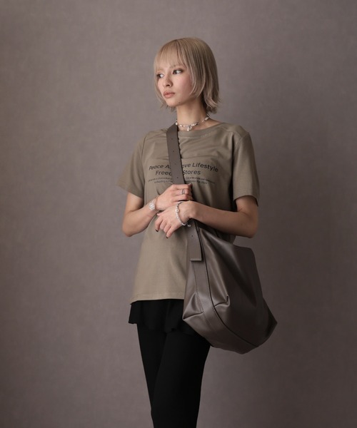 Ulysses（ユリシス）の「フェイクレザーショルダーバッグ（ショルダーバッグ・レディース・ブラック/ホワイト/グレー/ブラウン/シルバー・F）」の12枚目の写真